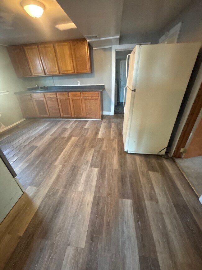 Photo - 214 W Jefferson St