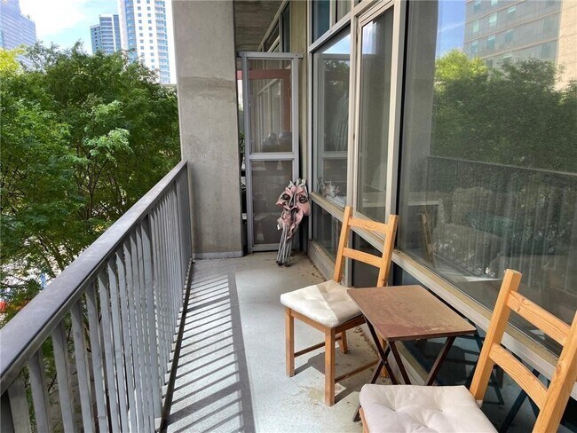845 Spring St NW Unit 213