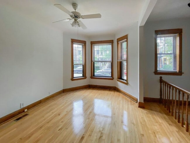 Building Photo - 3637 N Paulina St Unit 1_3637 Rental