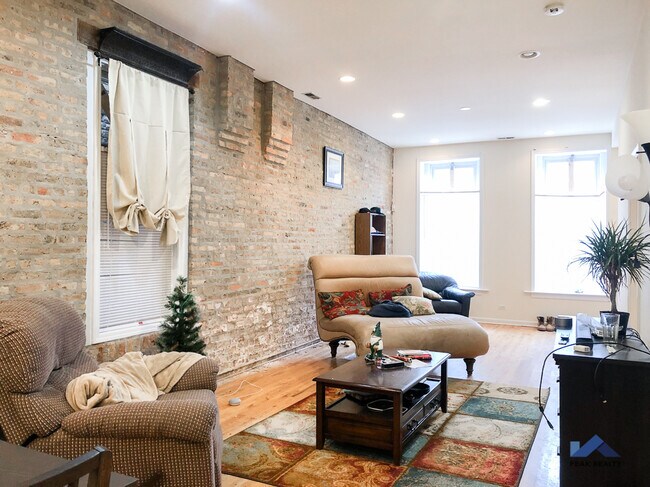 Photo - 2016 W Wabansia Ave Unit 1F