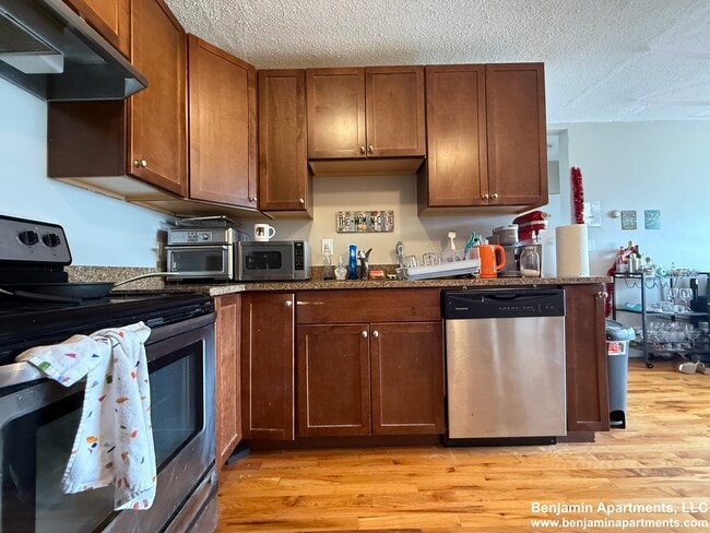 Building Photo - 226 Parker Hill Ave Unit 10