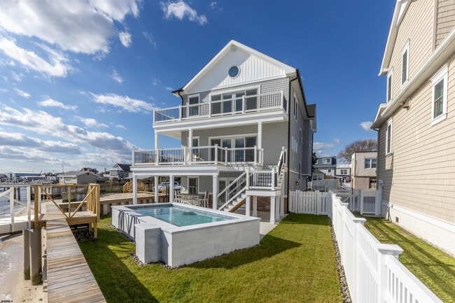 Photo - 139 Gibbs Ave