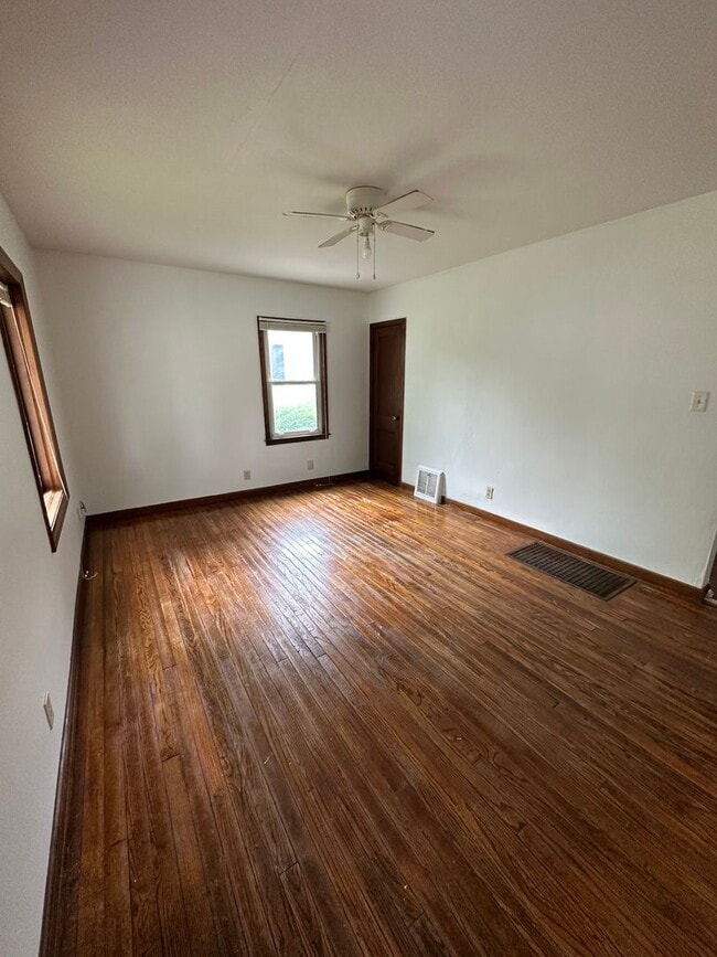 Building Photo - 2 bed house in southerview