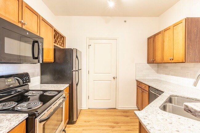 Photo - 710 Walker Square