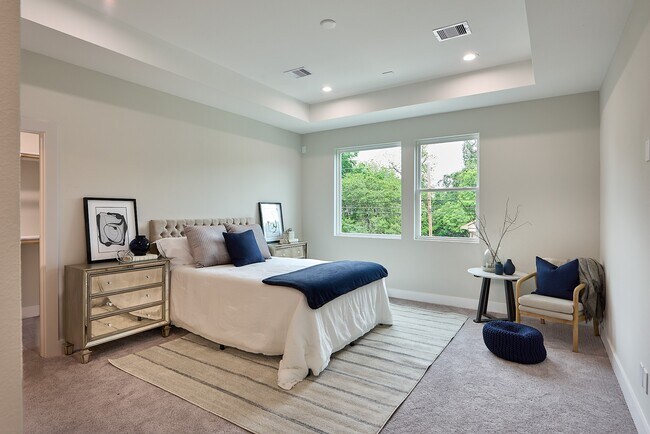 Photo - 3326 Tuam St