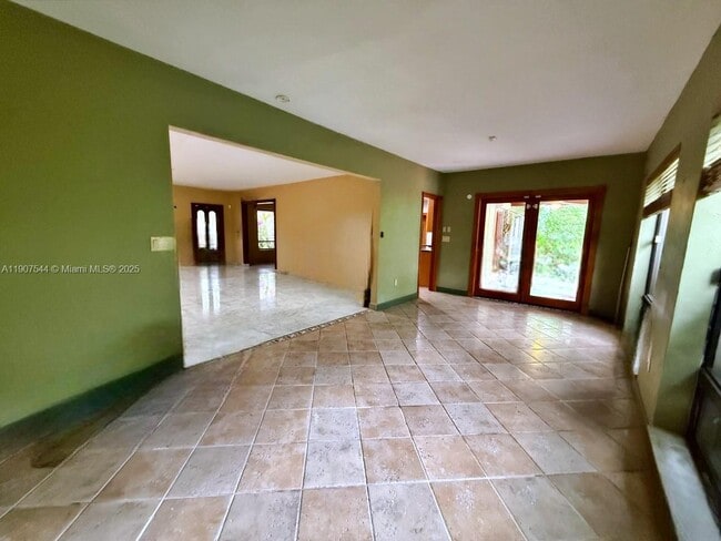 Photo - 1915 Country Club Prado