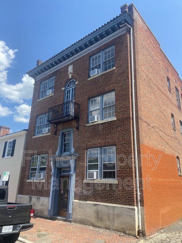 Building Photo - 111 N Foushee St Unit 1