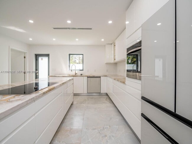 Photo - 30 NW 41st St