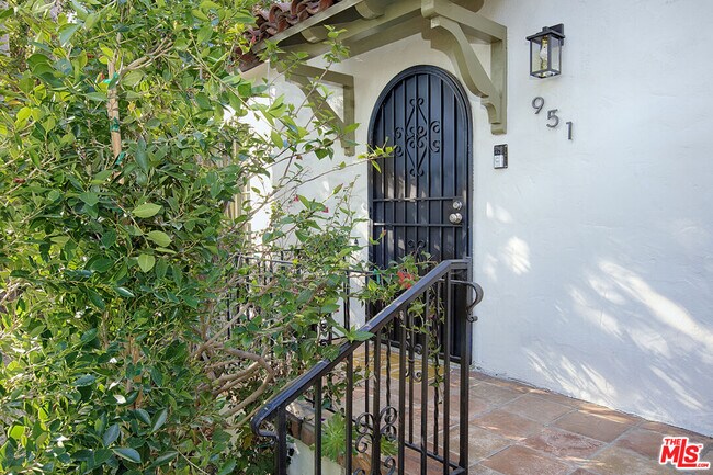 Photo - 951 N Martel Ave