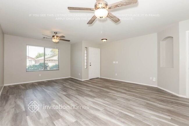 Photo - 1445 E Shari St