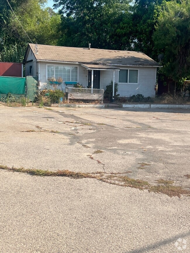 Building Photo - 13795 Hwy 8 Business Rental