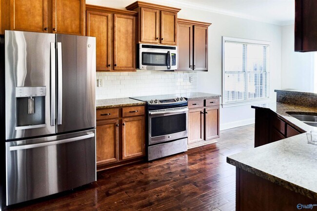 Photo - 115 Somer Creek Ln