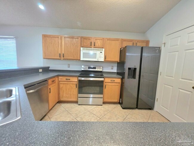Photo - 1059 Simpson St