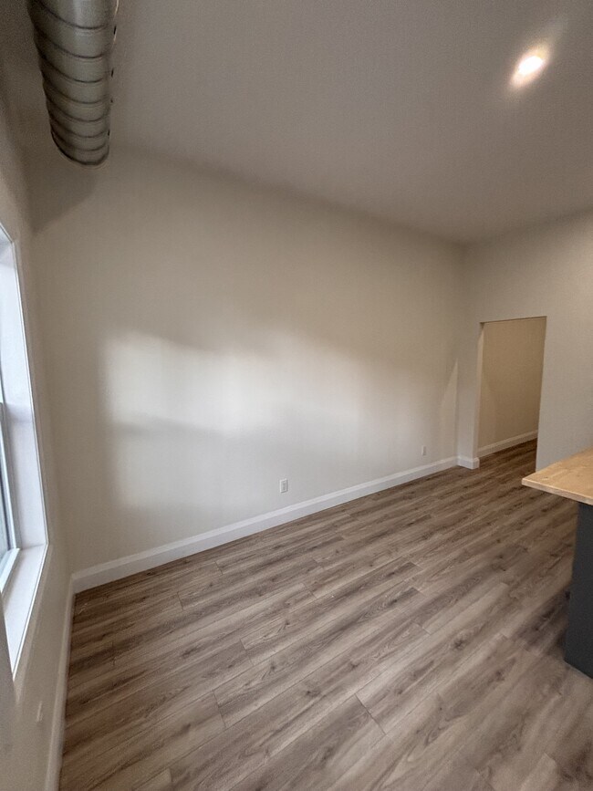 Photo - 84 Eccles St