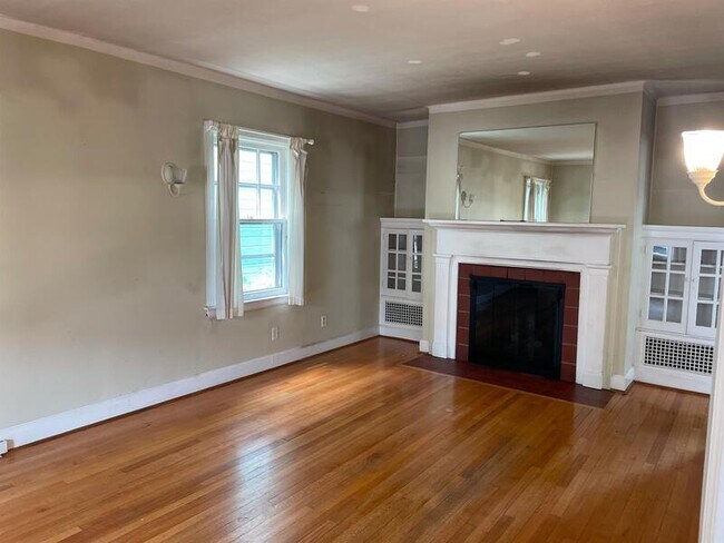 Photo - 927 Woodlawn Ave