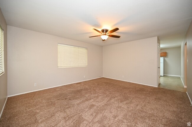 Photo - 916 Vics Rd