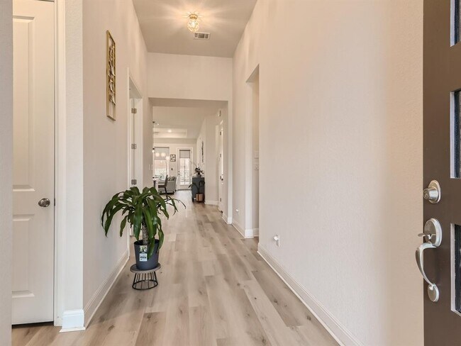 Photo - 19404 Fernando Trl