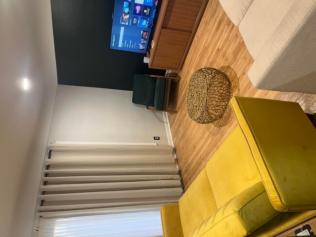 Photo - 19186 Sunderland Rd