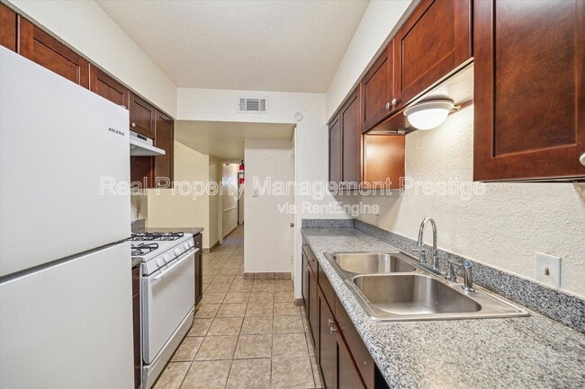 Photo - 3003 Falk Ct