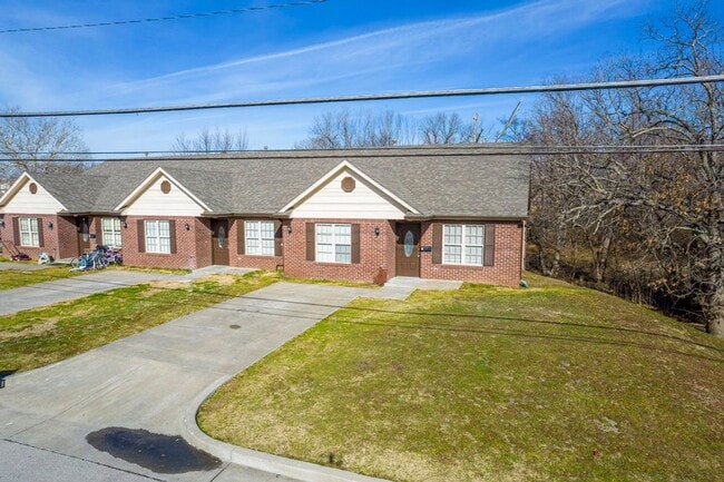 Building Photo - Grayson Avenue Unit 1015 E Grayson Ave Triplex, B Rental