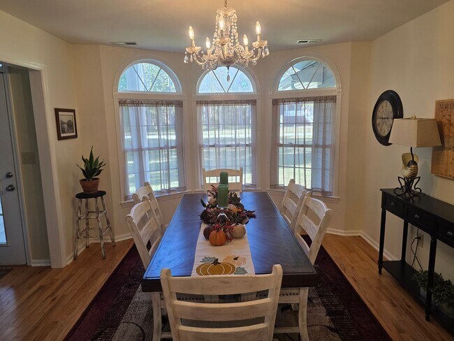 Photo - Beautiful 3 bedroom, 2 bath house with one...