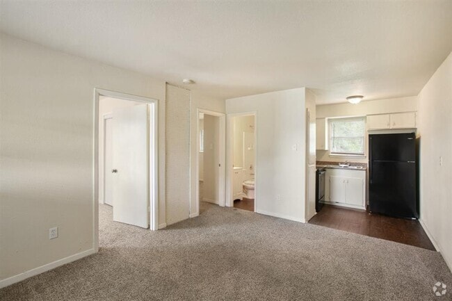 Building Photo - 5415 3 Rd St Unit 3 Rental