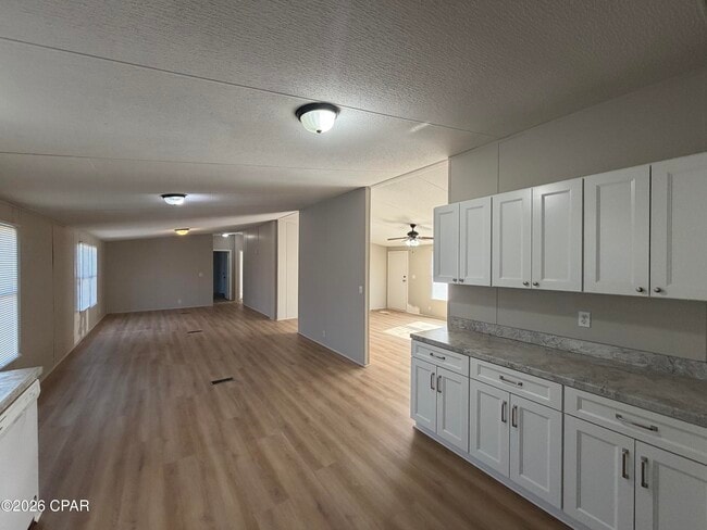 Building Photo - 4013 W 24th Ct