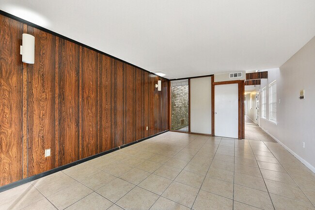 Photo - 309-11 Lilac Unit 309