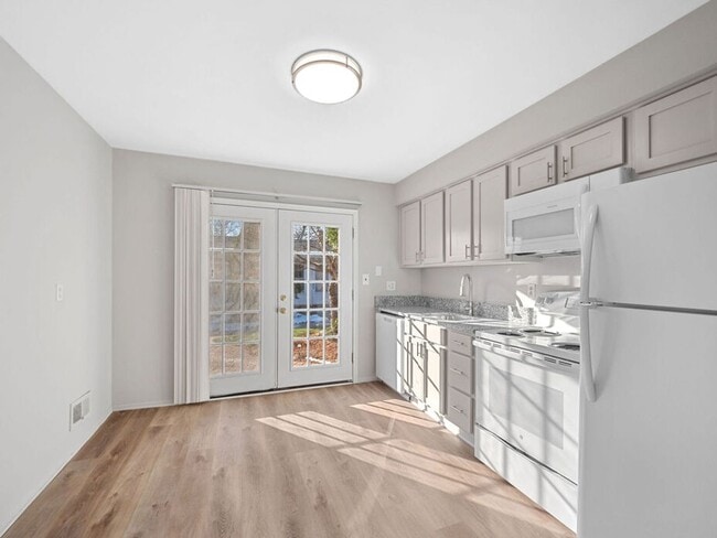 Photo - Plymouth Gardens Apartments