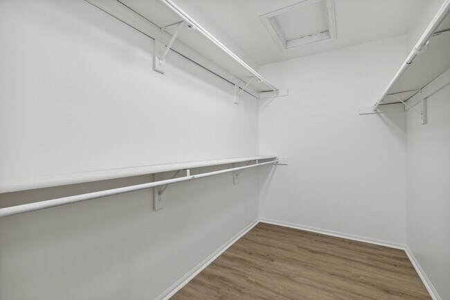- Vestidor