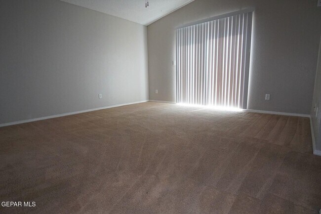 Photo - 807 Jaime St