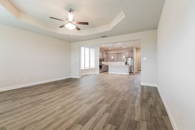 Photo - 1121 Knightsbridge Rd