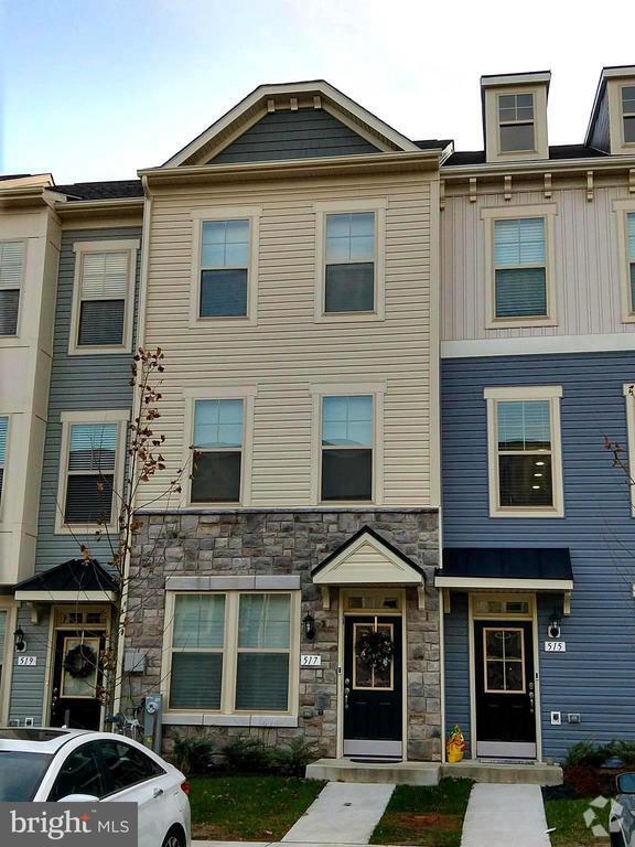 Building Photo - 517 Pebblebrook Ln Rental