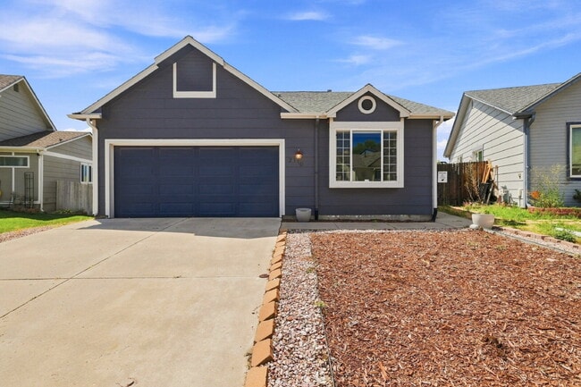 Building Photo - $2,145.95 - 3-bed, 2-bath located in Colorado Springs with a Washer and Dryer.