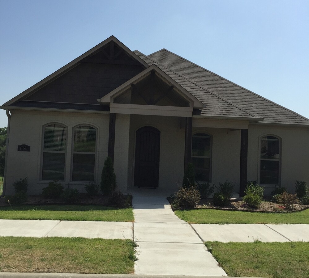 Beautiful home in Gated Subdivision - Beautiful home in Gated Subdivision