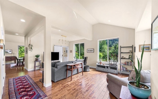 Photo - 697 Chuckanut Dr N