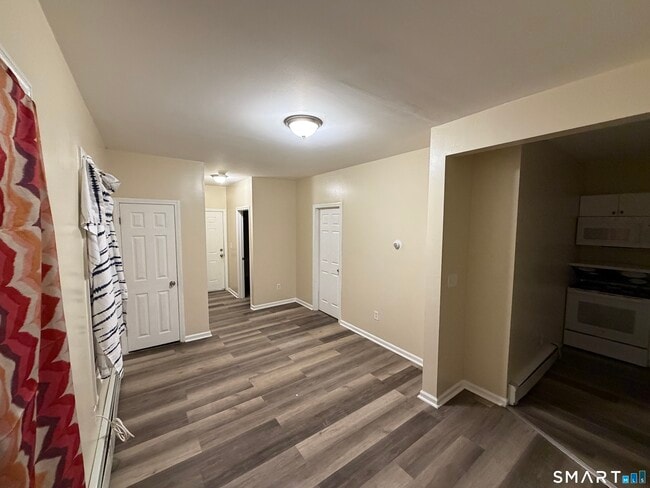 Building Photo - 147 Hazel St Unit 1