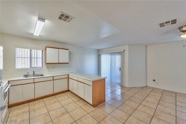 Building Photo - 6983 Appleton Dr Unit B