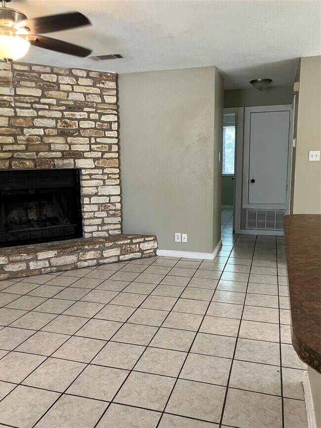 Photo - 20700 Bonanza St