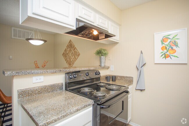 1BR, 1BA - 700SF - The Bridge