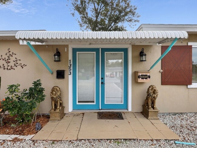 Photo - 1353 Canterbury Rd N