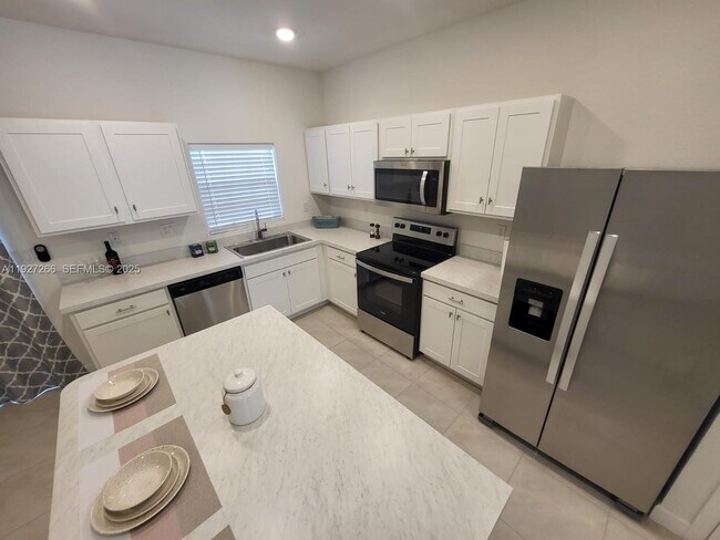 Photo - 1137 SW 6th Ct