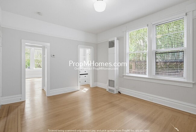 Photo - 2835 SE Yamhill St Unit 2835 SE Yamhill Street 2