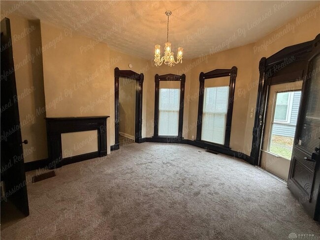 Photo - 227 James St