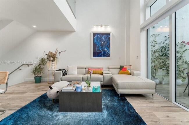 Photo - 455 NE 39th St Unit 105