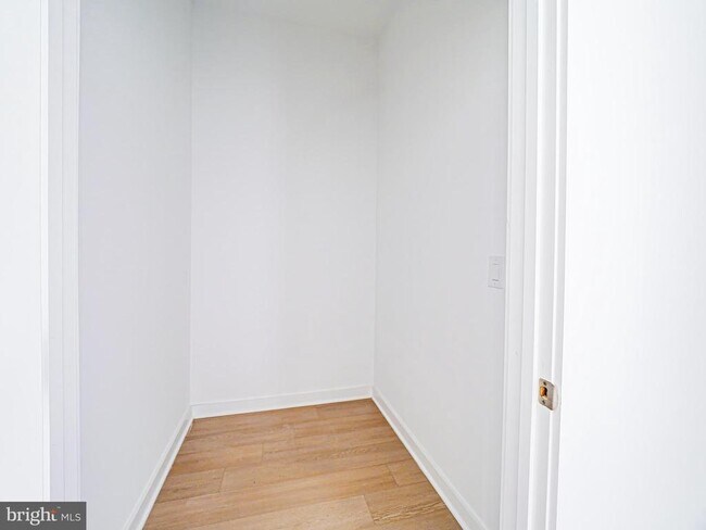 Photo - 2403 W Thompson St Unit 1