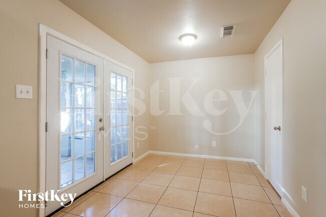 Photo - 19931 Arrowsmith Dr