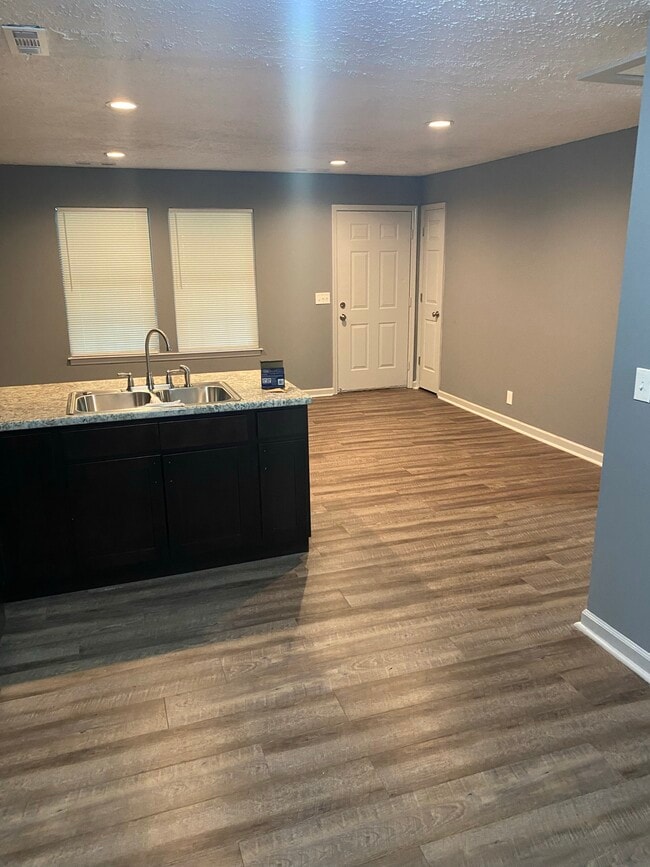 Photo - 401A Sarver Ave