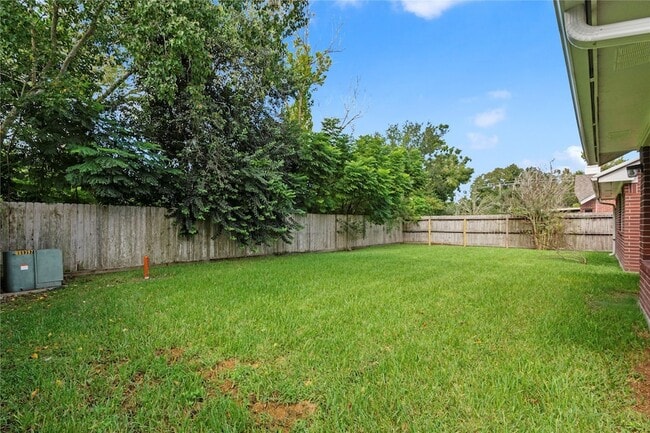 Photo - 805 Courtland View