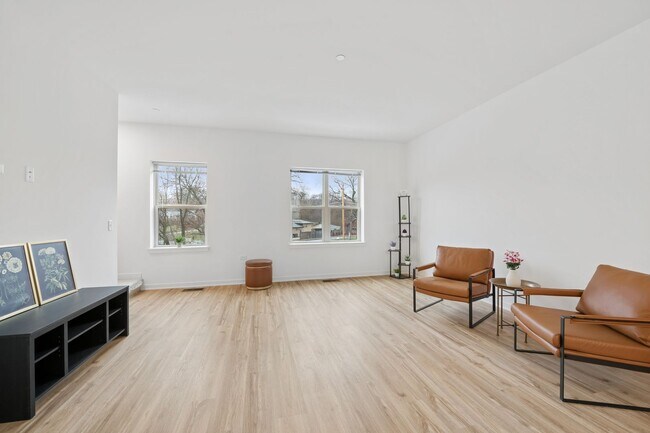 Photo - Brand-New Luxury 2-Bedroom Townhomes with Garage | Oak Forest, IL $500 Move in Fee waived, make ...